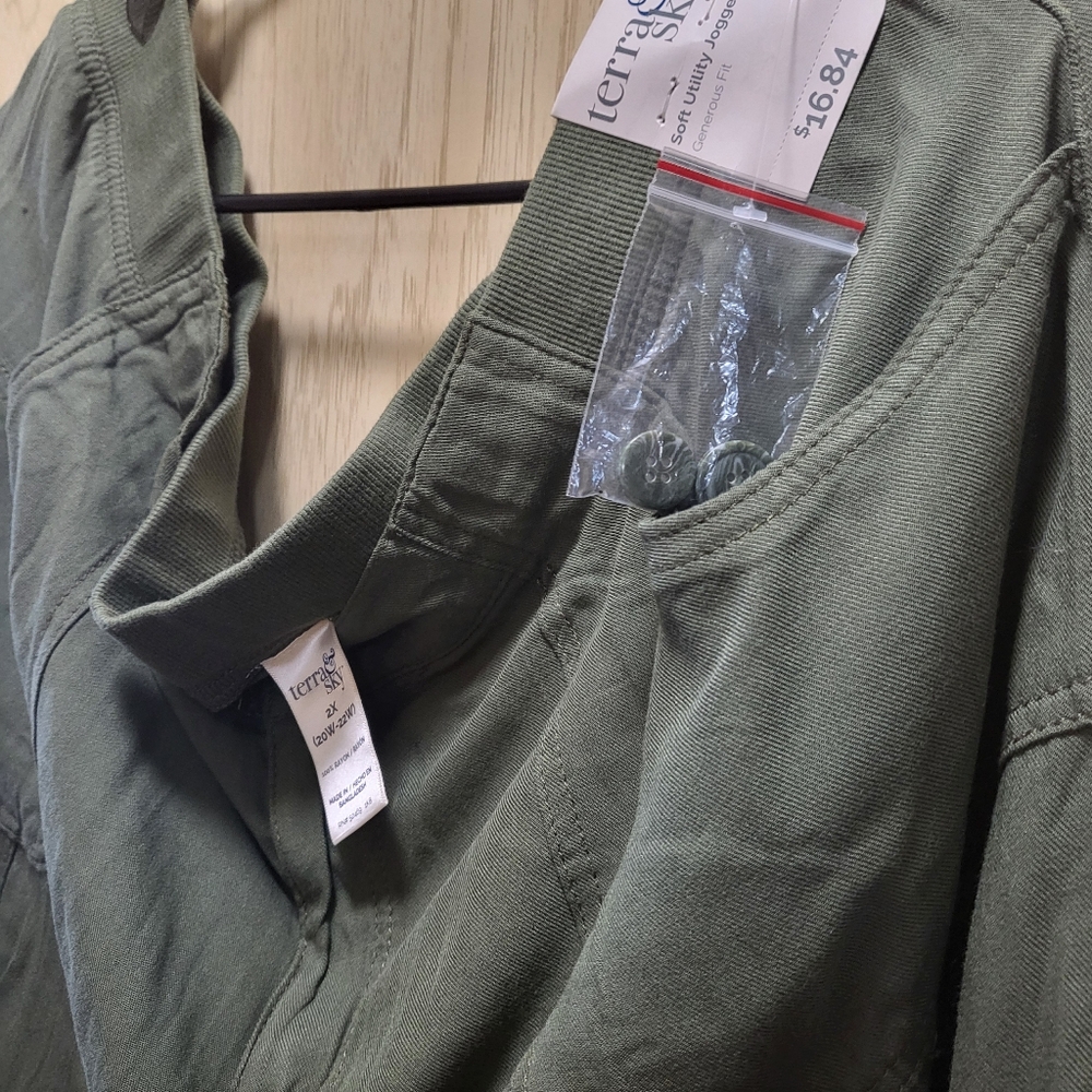 All 3 Terra & Sky Rayon Cargo pants